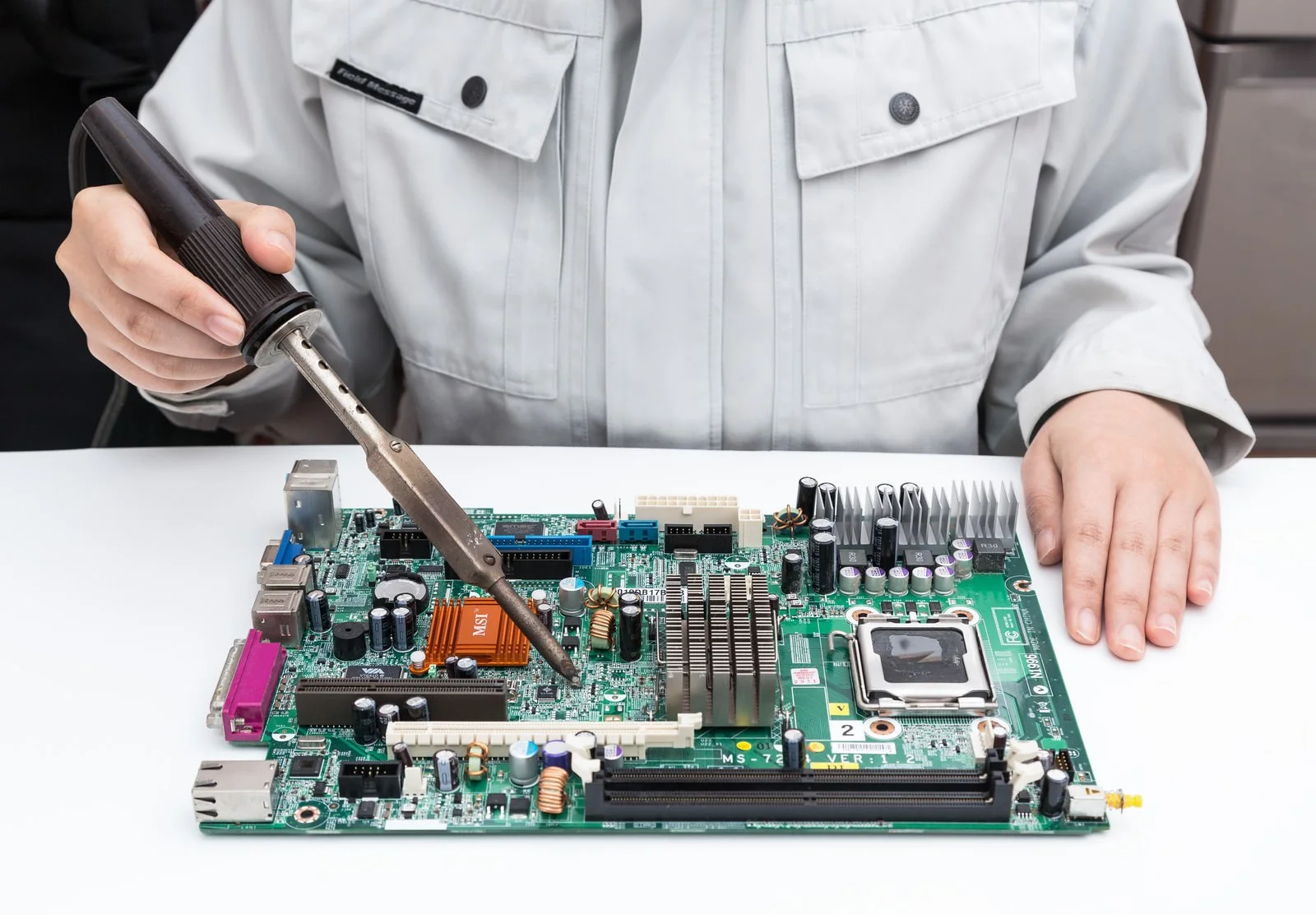 画像：ギャングプログラマMODEL 1700シリーズ